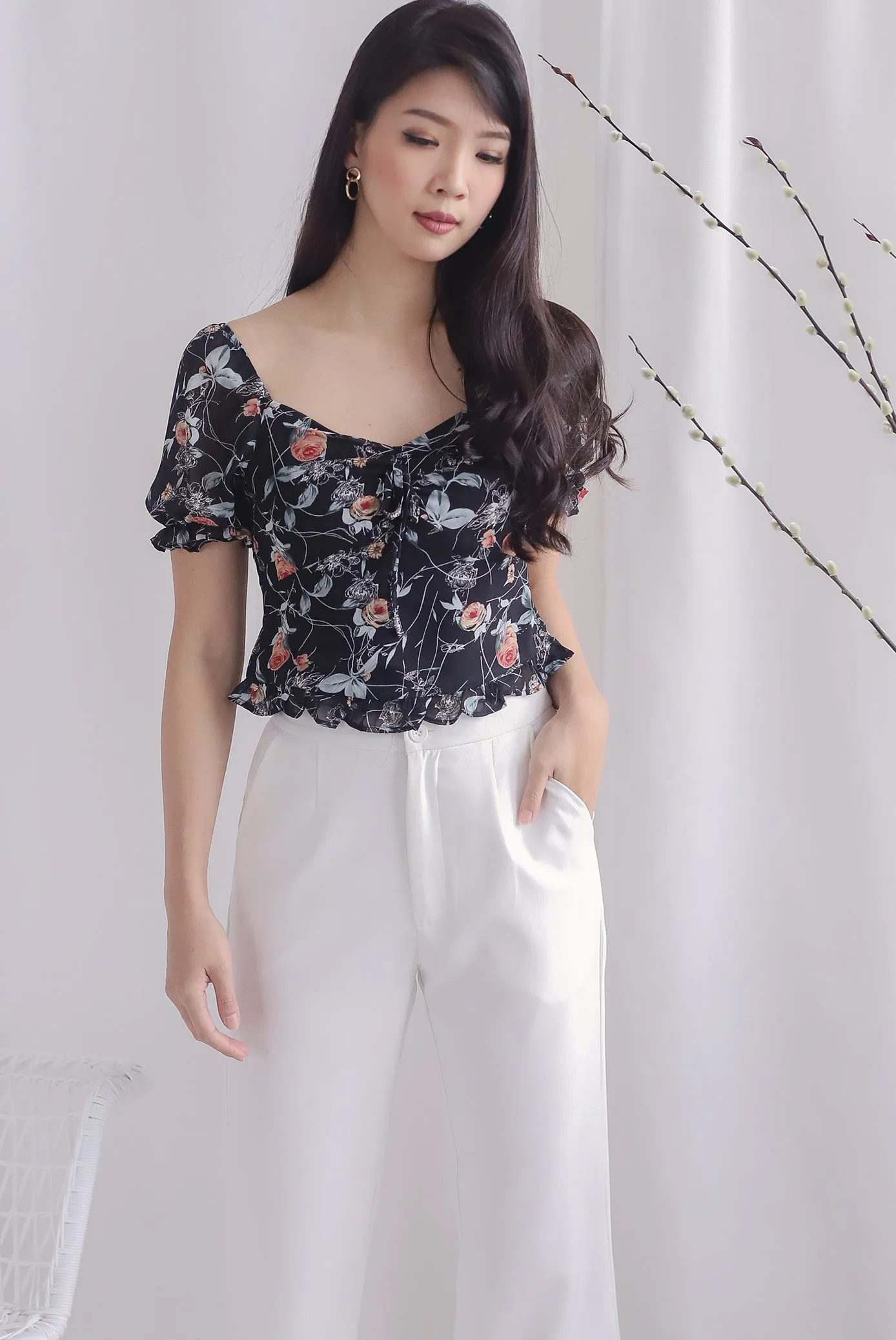 Avery Floral Ruched Puffy Sleeve Top In Black