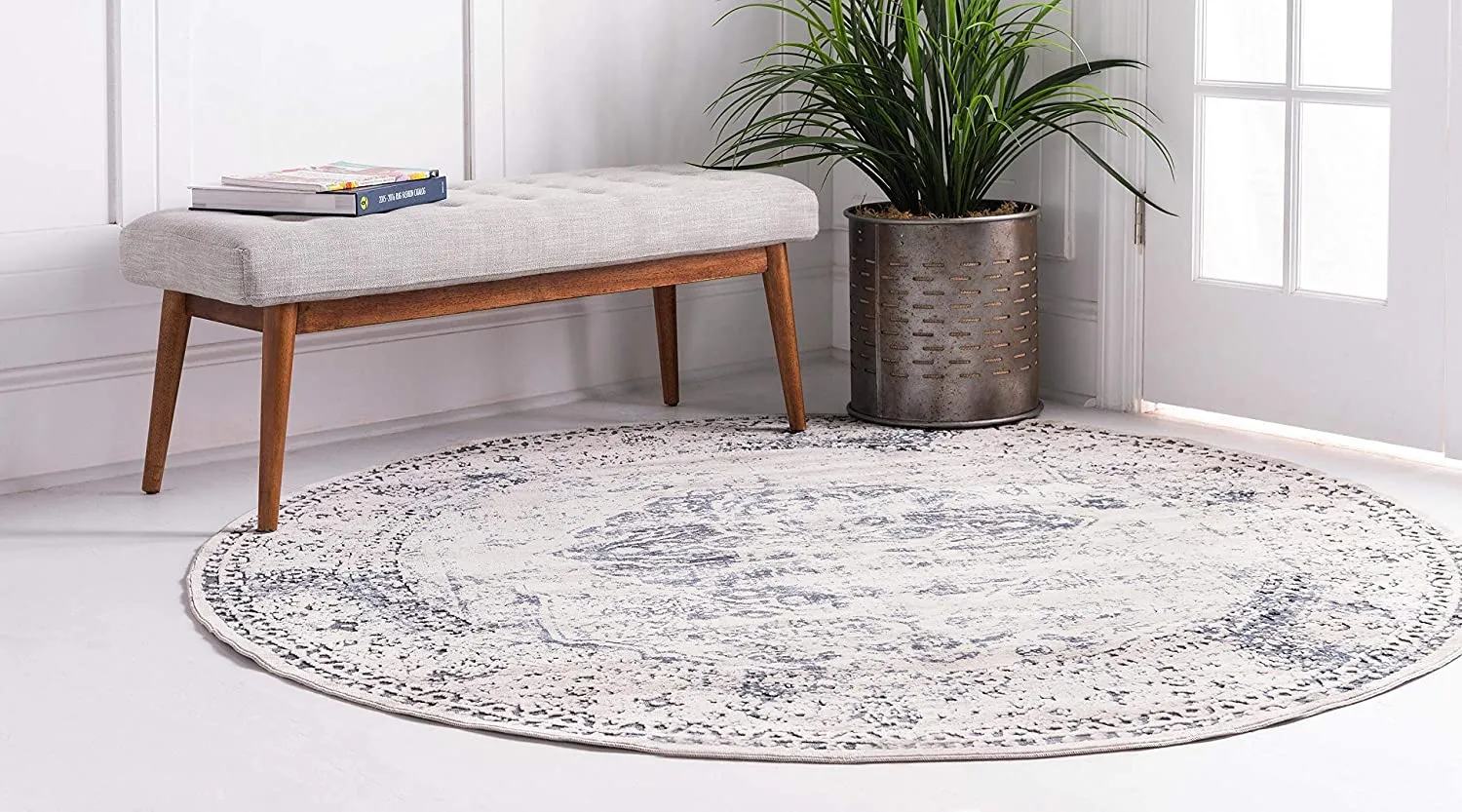 Brand new Unique Loom Chateau Collection Distressed Vintage Traditional Textured Dark Blue Round Rug (4' 0 x 4' 0)! Stain & Fade Resistant!!