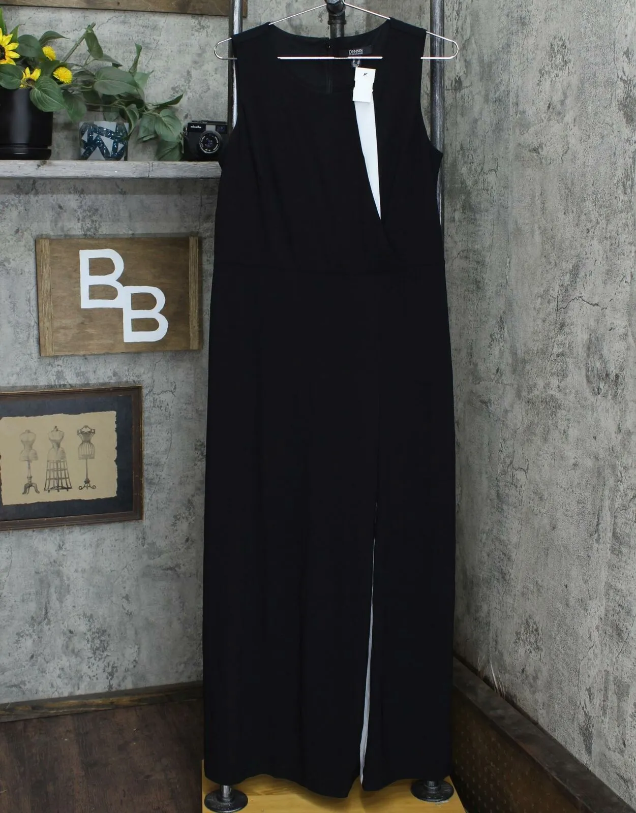 Dennis Basso Women's Sleeveless Caviar Crepe Maxi Dress