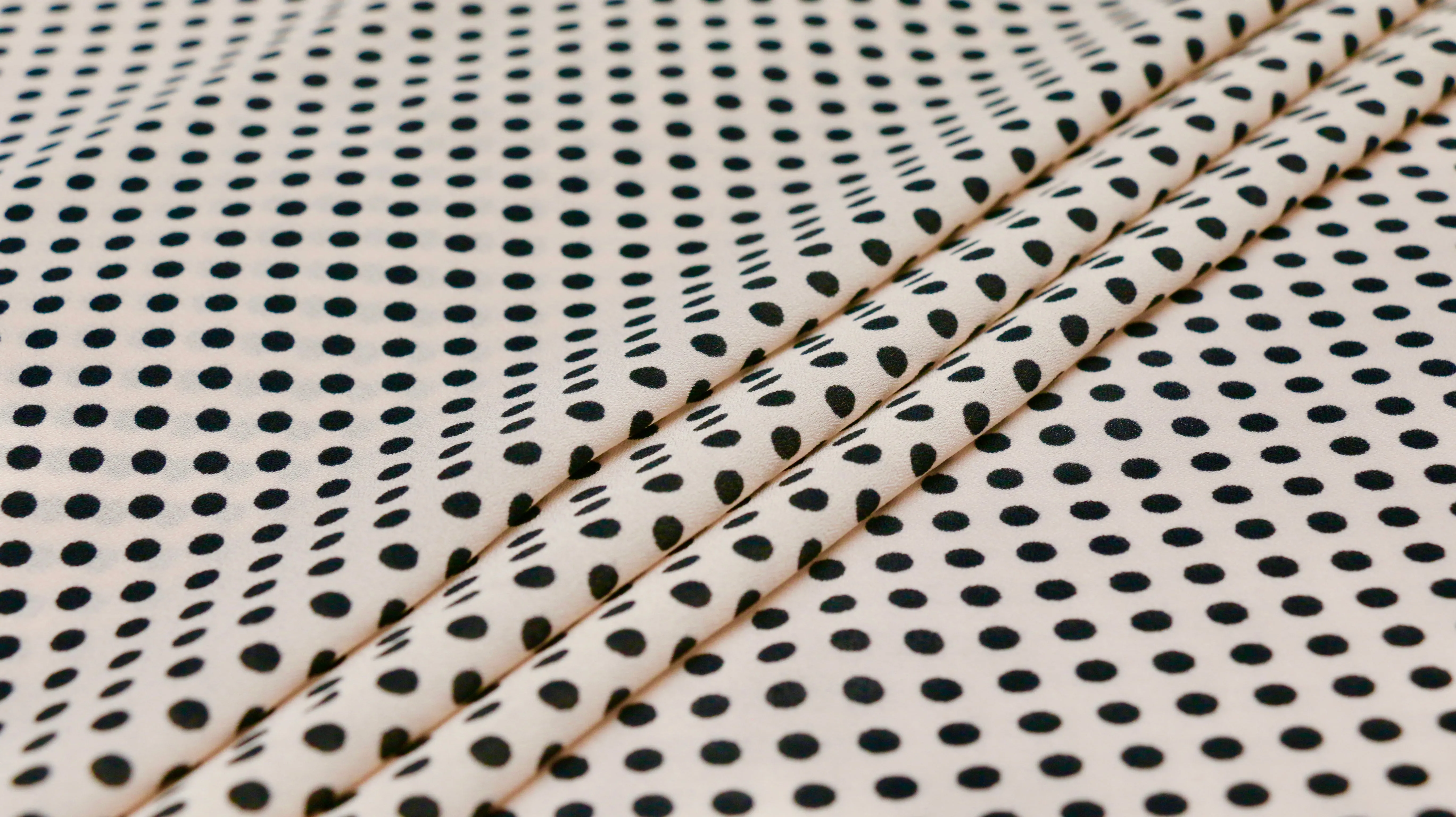 REMNANT 0.70m x 1.48m - PRINTED GEORGETTE FABRIC - Polka Dot Design