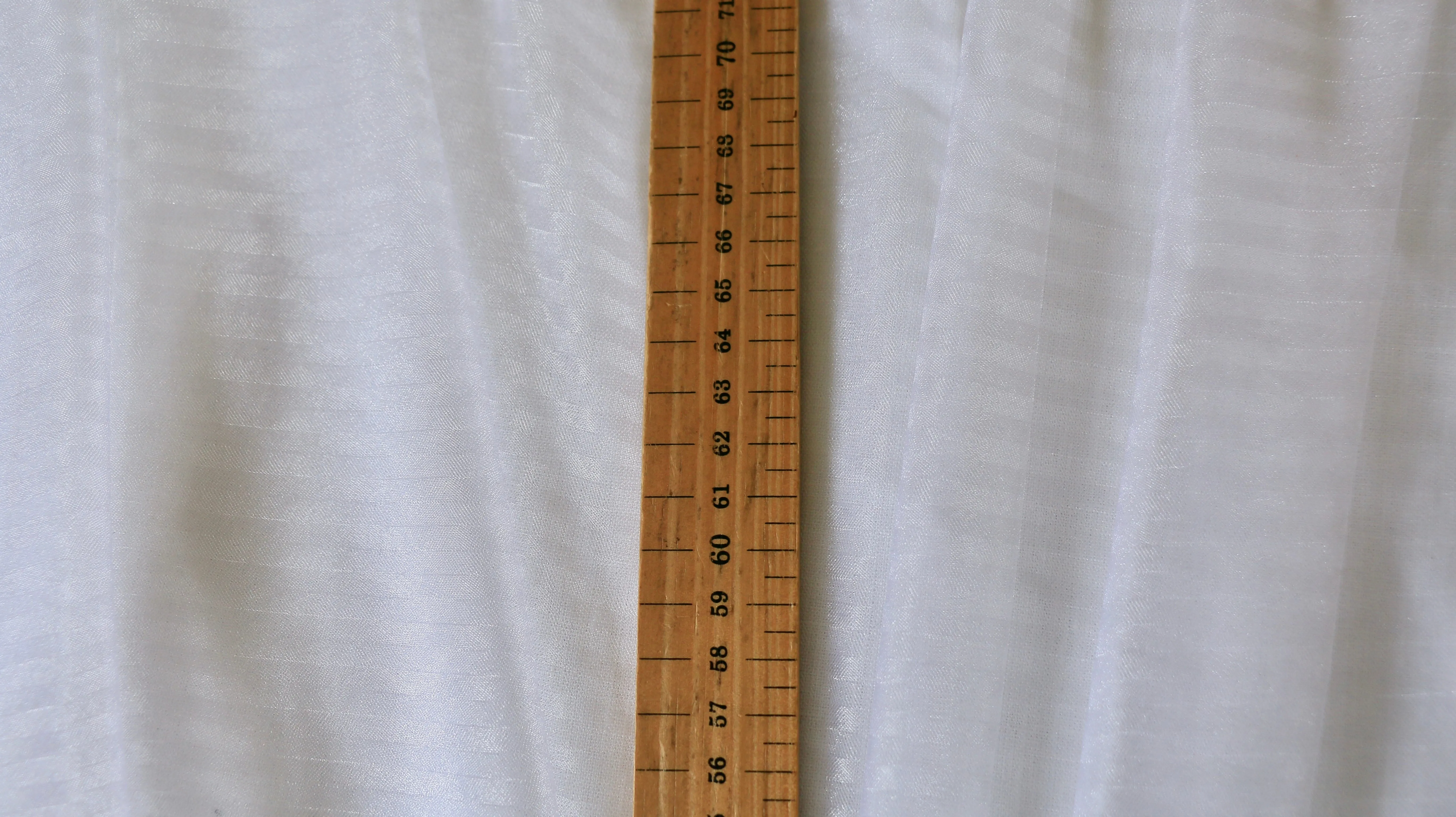 REMNANT 0.85m x 1.50m - STRETCHY CHIFFON FABRIC - White Colour - Light Weight