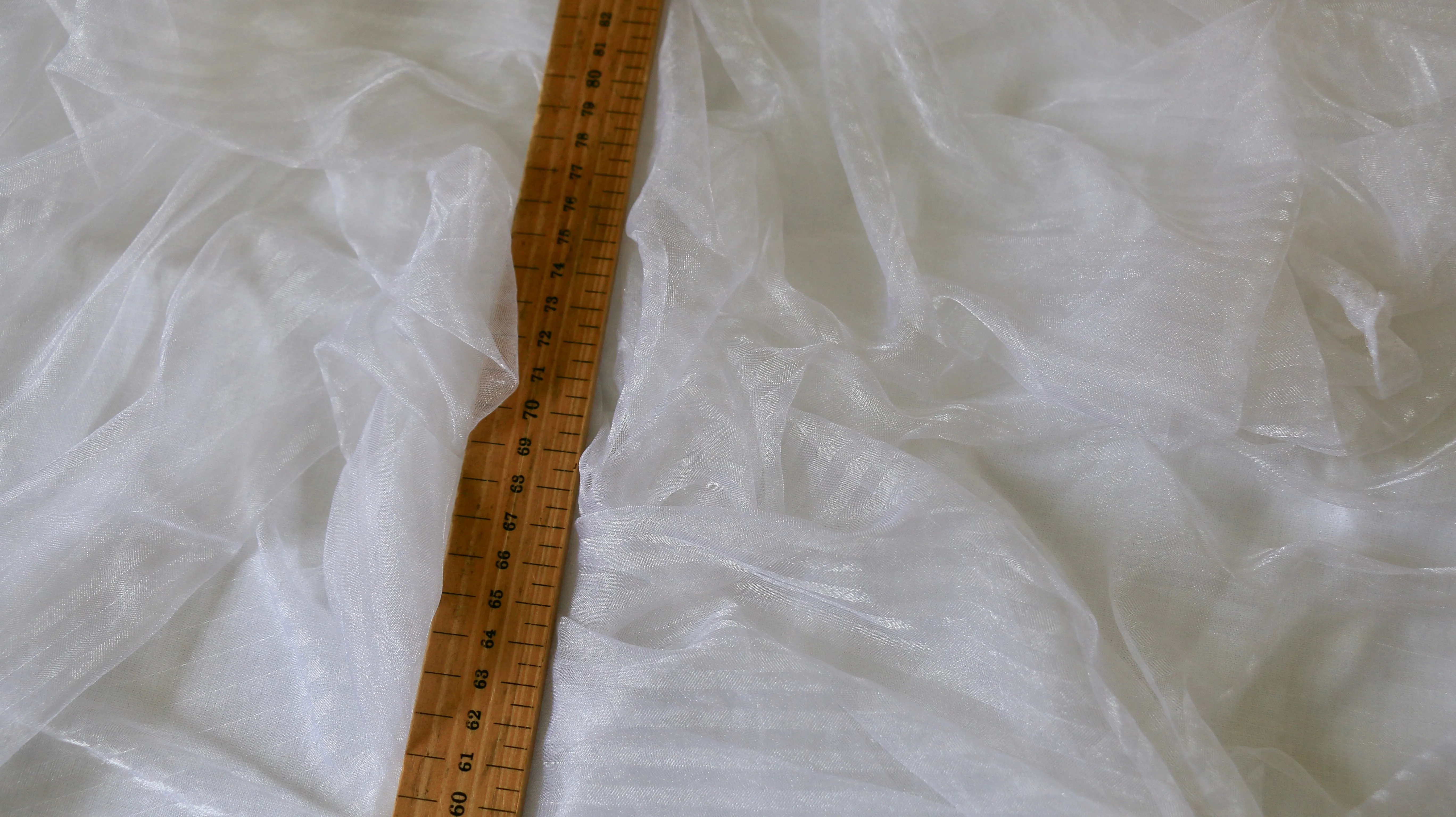 REMNANT 0.85m x 1.50m - STRETCHY CHIFFON FABRIC - White Colour - Light Weight