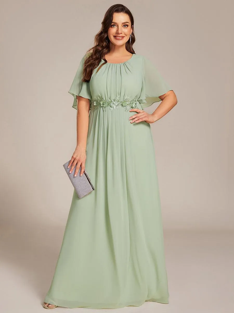 Robe de soirée trapèze à manches courtes et appliques plissées