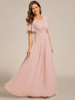 Robe de soirée trapèze à manches courtes et appliques plissées