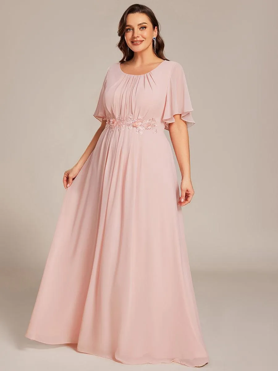 Robe de soirée trapèze à manches courtes et appliques plissées