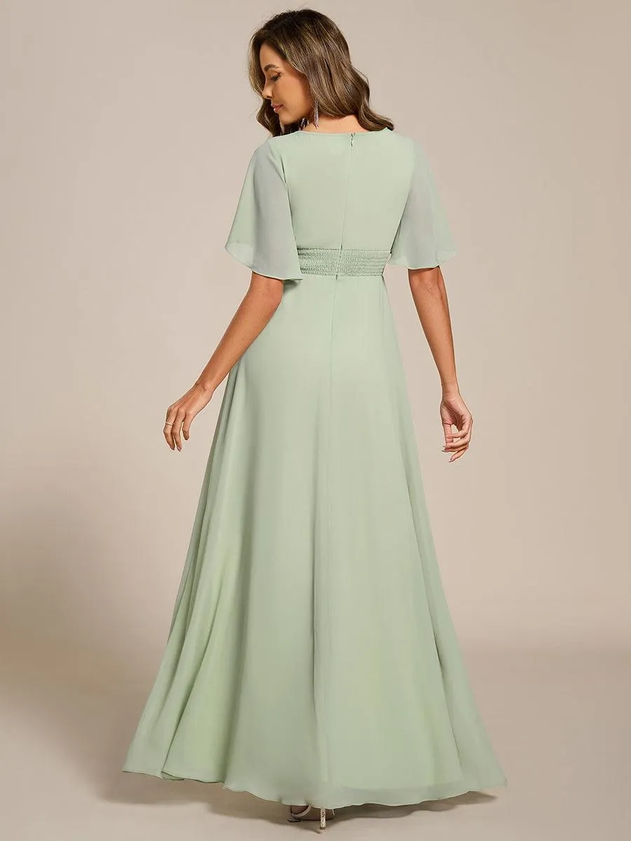 Robe de soirée trapèze à manches courtes et appliques plissées