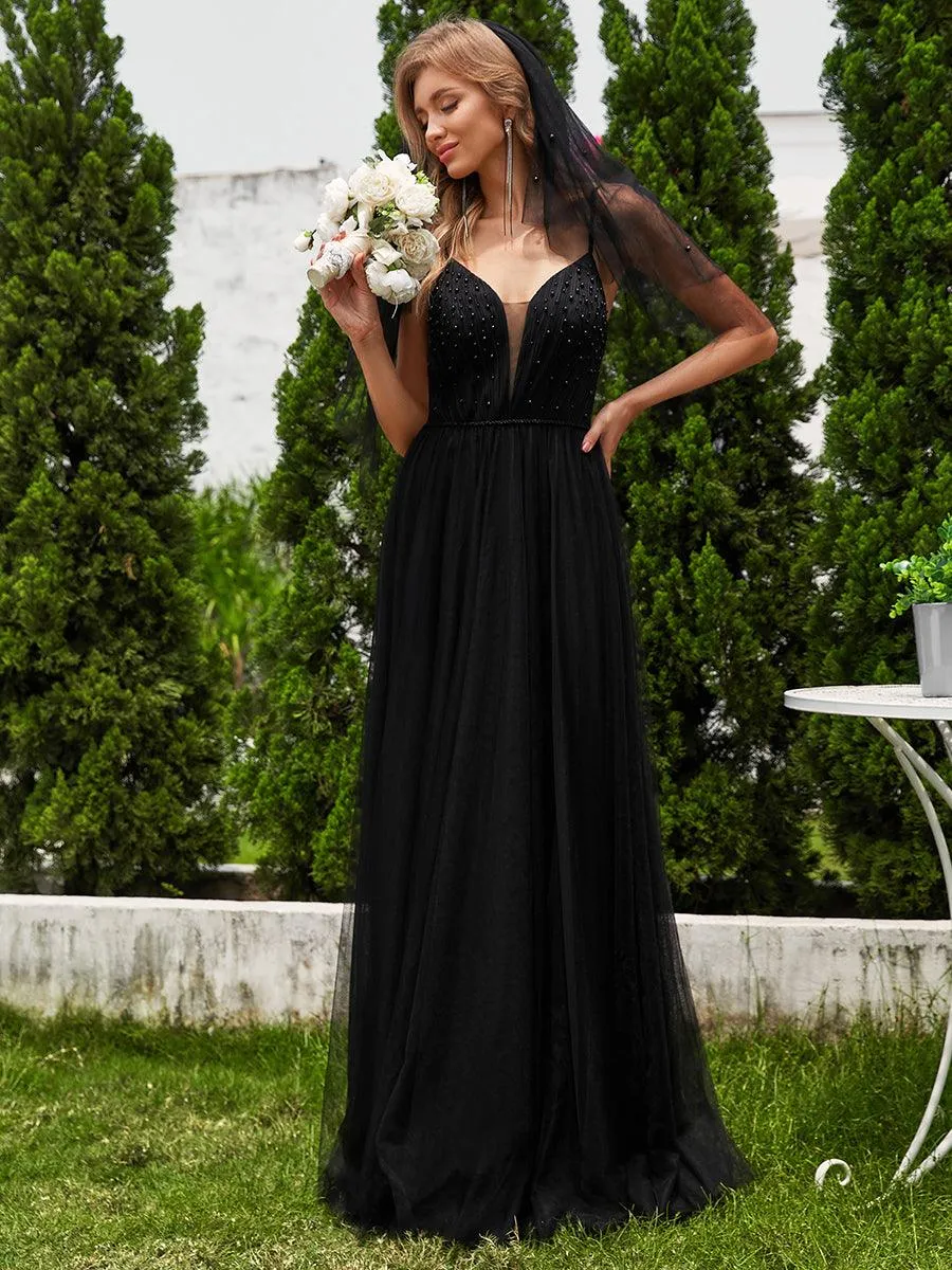Robes de mariée trapèze à col en V et bretelles spaghetti, embellissements de perles