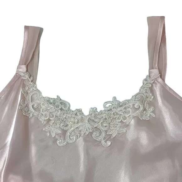 VTG Expressions Lace Embellished Side Slit Full Length Night Gown Blush Pink Med