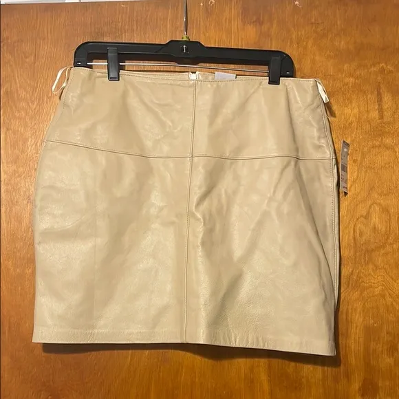 Wilson’s leather Cream mini Skirt