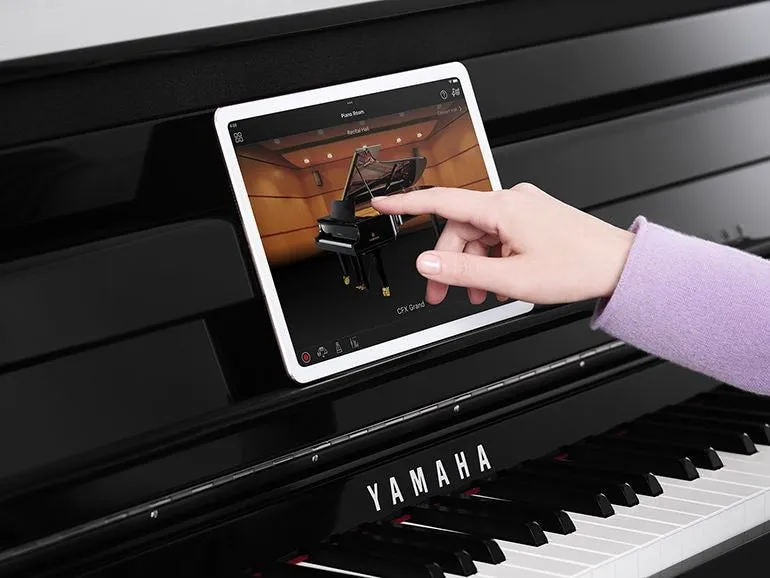 Yamaha CLP-835WH Clavinova Digital Piano White Satin